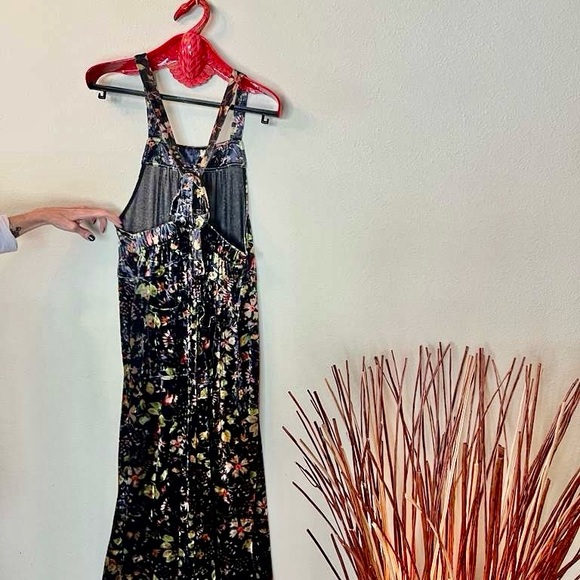 Natural Life Dakota Floral Jumpsuit with Black and Yellow Accents - Picture 6 of 11